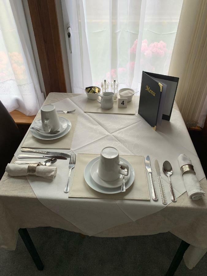 Cromarty View Guest House Accommodations & B&B Dingwall Exterior photo