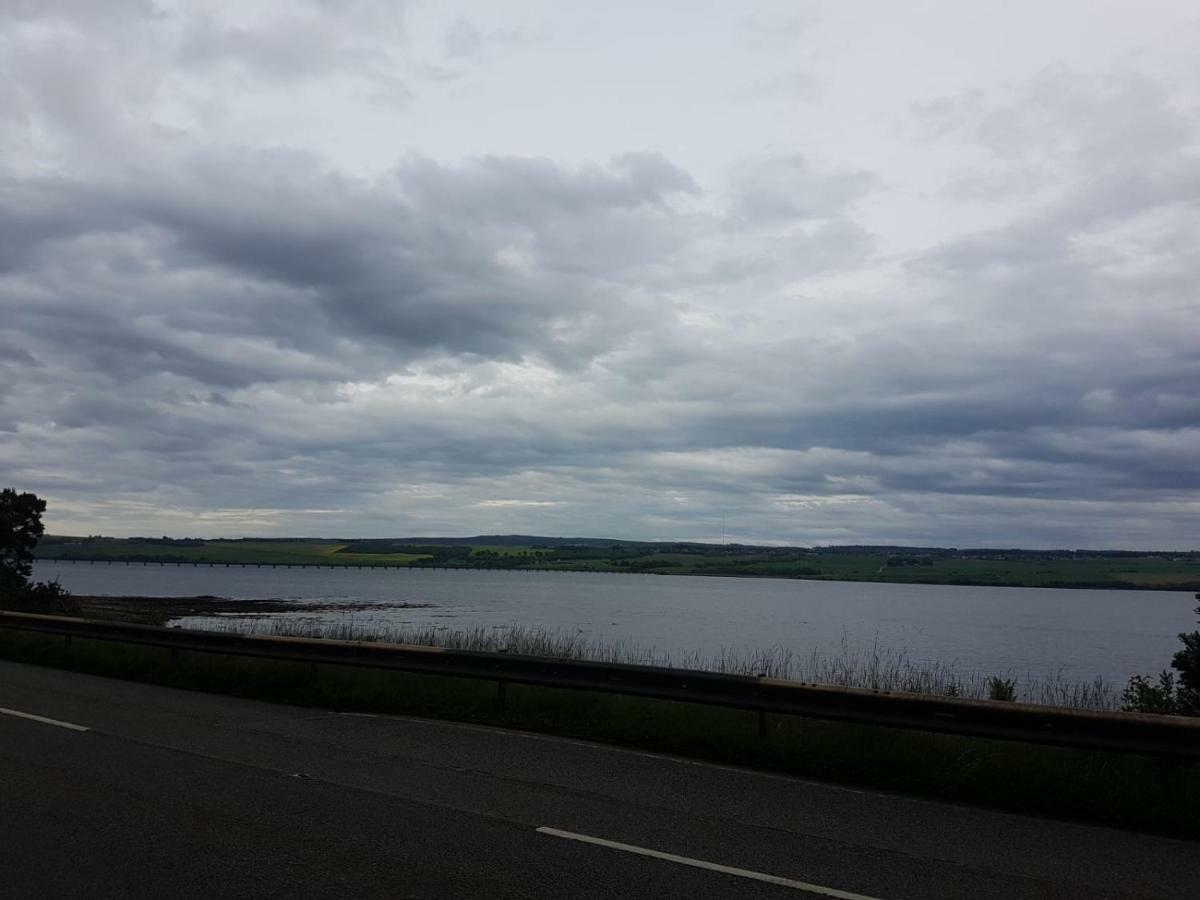 Cromarty View Guest House Accommodations & B&B Dingwall Exterior photo